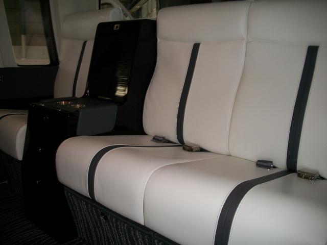 BOSS_CLOSE_UP_SEAT.JPG